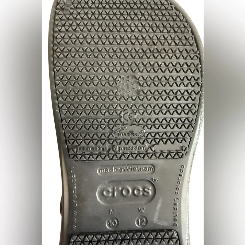 Crocs Bistro Black Unisex Clog - Picture 11 of 16